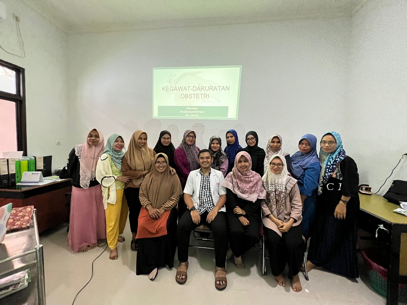 Bidan-bidan RSUD Maba mengupdating ilmu kegawat daruratan Obstetri
